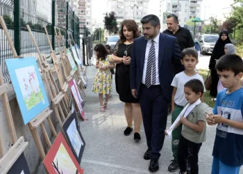 Bursa Bilgi evi öğrencilerinden renkli sergi