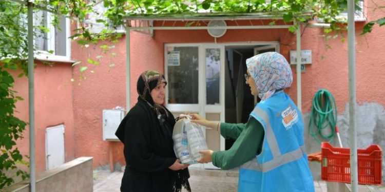 Yıldırım Belediyesi’nden ihtiyaç sahiplerine sıcak yemek