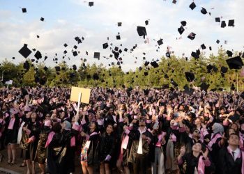 İİBF’liler kep attı