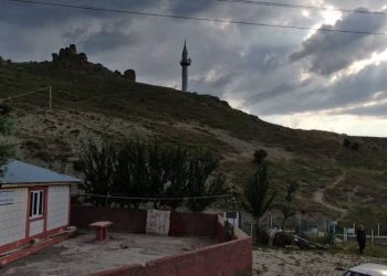 Minareleri görüp gelenler camiyi bulamıyor