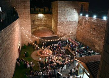 Bursa’da 2300 yıllık zindanda masal keyfi