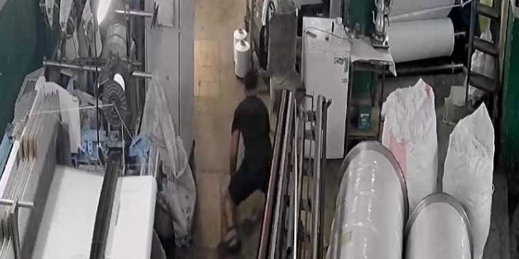 Bursa’da telefon çalan hırsız yakalanınca silah çekti