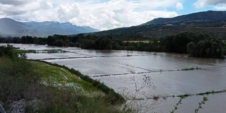 Hanönü’de ekili alanlar sular altında kaldı