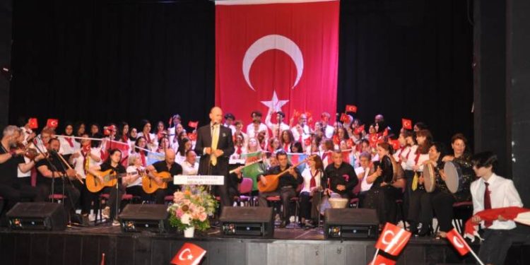 TKM’de Gençleşen Türküler rüzgârı