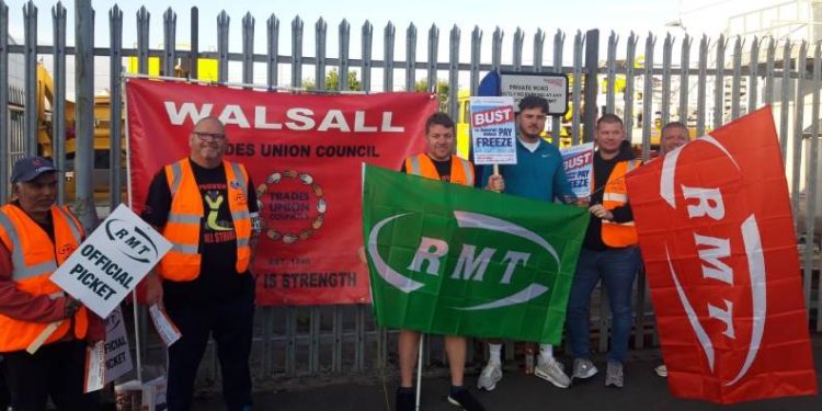 İşçilerden son 30 yılın en büyük grevi