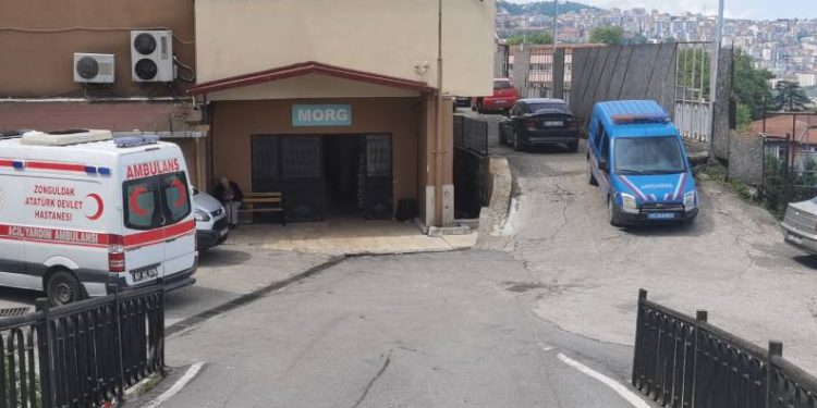 Otomobil ormanlık alana uçtu: 1 ölü 1 yaralı