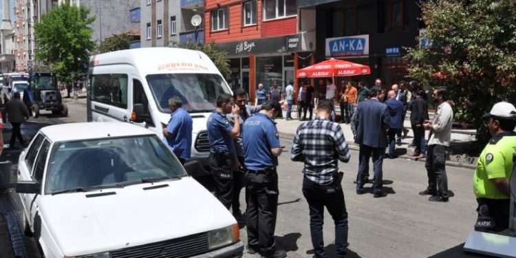 Kars’ta silahlı ve sopalı kavga: 8 yaralı