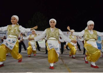 Yıldırım ‘da ‘Erguvan Zamanı’ coşkusu