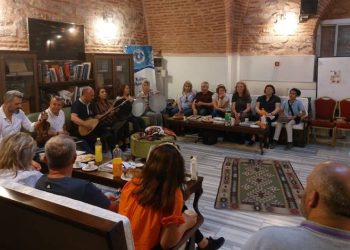 ‘Dünyanın Arkadaşları’ Kültür Akademisi’nde