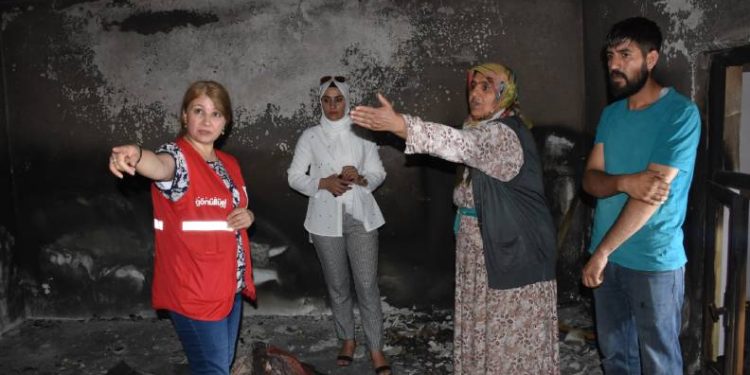 Evle birlikte hayalleri de kül oldu