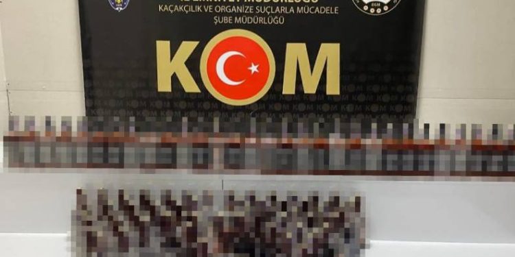 Kargo paketinden 95 şişe kaçak içki ele geçirildi