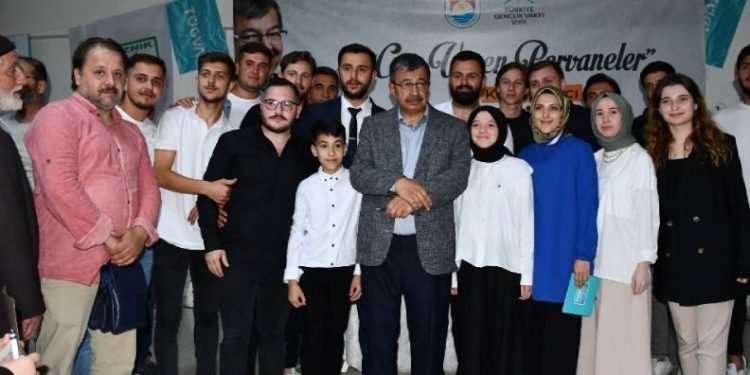 Hayati İnanç İznik’te sevenleriyle buluştu