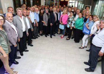 Başkan Erdem muhtarlarla bir araya geldi