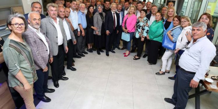 Başkan Erdem muhtarlarla bir araya geldi