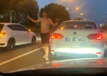 Trafikteki aileye dehşeti yaşattı