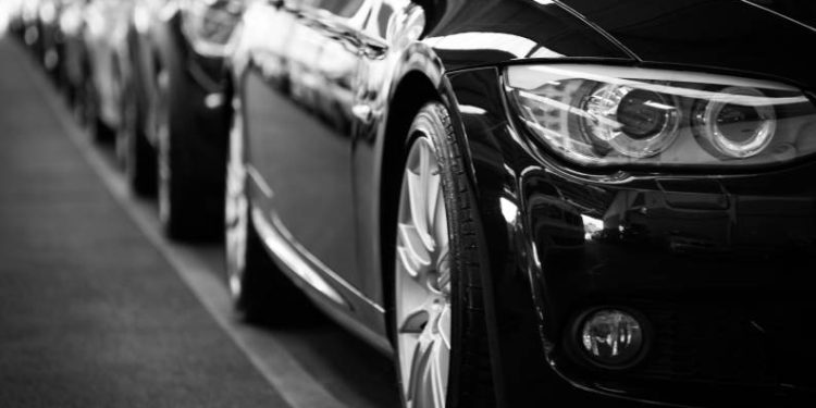 Otomotiv pazarı yüzde 13,4 daraldı