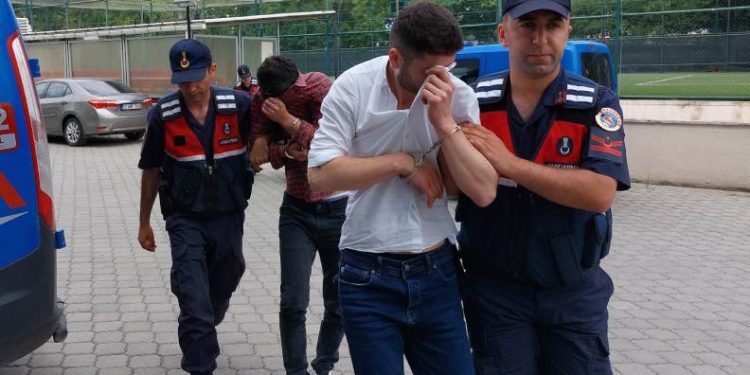 Hırsızlar elektrik sayacını bile çaldı