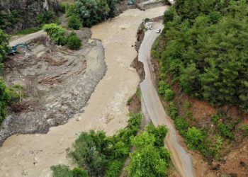 Sel suları çekildi, heyelan korkusu başladı