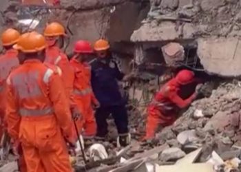 Hindistan’da bina çöktü: 3 ölü, 12 yaralı