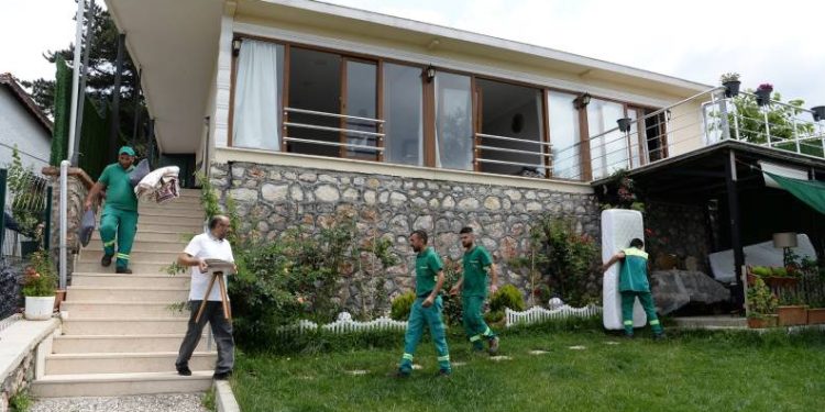 Uludağ eteklerinde kaçak yapı operasyonu