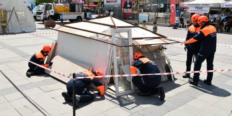 Mustafakemalpaşa’da deprem tatbikatı