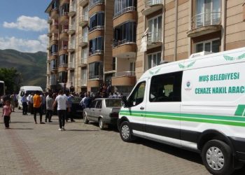 92 yaşındaki adam eşini silahla öldürdü