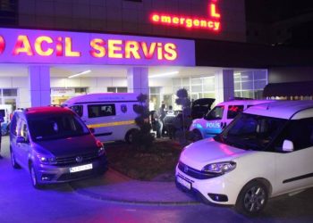 Otomobilinin içinde vuruldu, kendi imkanlarıyla hastaneye gitti