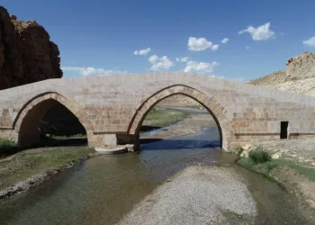 Tarihi Kelekom Köprüsü yıllara meydan okuyor