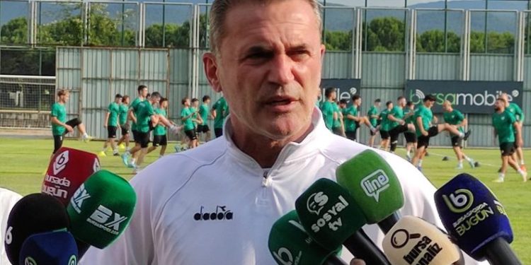 “Bursaspor’u play-off yarışında tutmak istiyoruz”