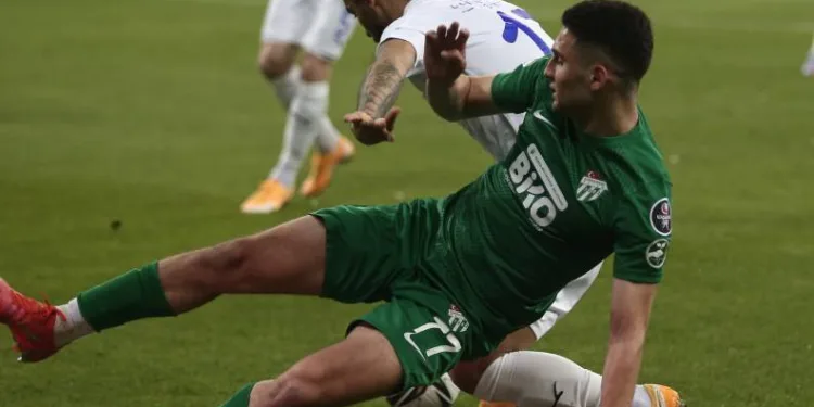 Tuğbey Akgün, Bursaspor sözleşmesini feshetti