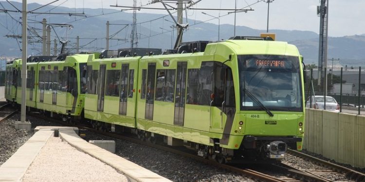 Bursa’da motosiklet dolmuş minibüse çarptı