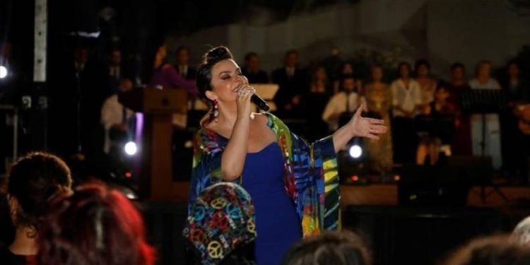 Bursalılar Esra İçöz ile çoştu