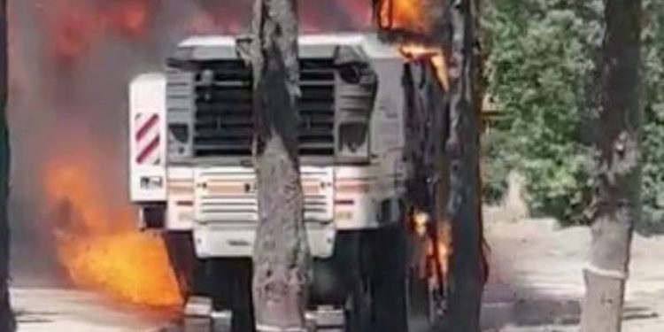 İş makinesi doğalgaz borusunu patlattı