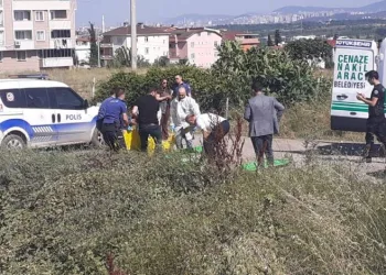 Sokak ortasında erkek cesedi bulundu