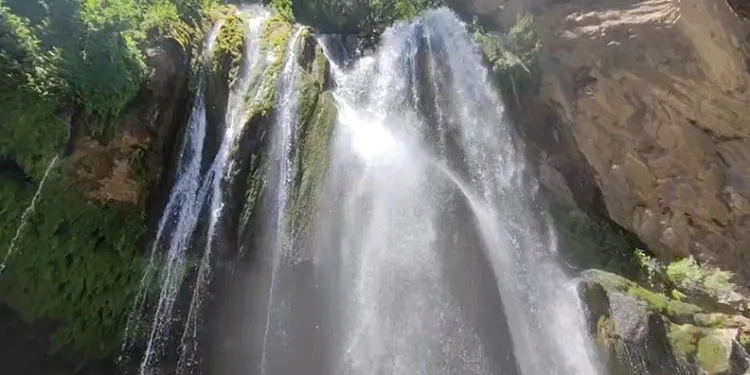 Dağcılar Kaval Şelalesi’ni gezdi