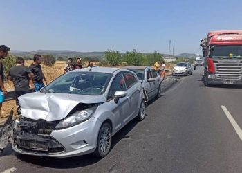 İzmir’de 4 araç birbirine girdi