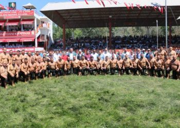 Kırkpınar’da başpehlivanlık ilk turu başladı