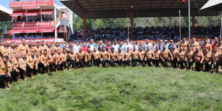 Kırkpınar’da başpehlivanlık ilk turu başladı