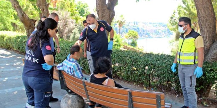 Sevgililerin kıskançlık kavgası bezdirdi