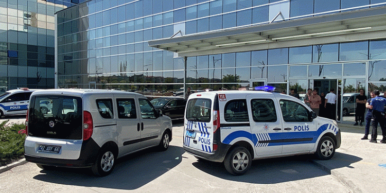 Hastaneye silahlı saldırı! Bir doktor hayatını kaybetti