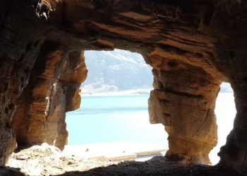 Asırlık tarihi mağaralar keşfedilmeyi bekliyor