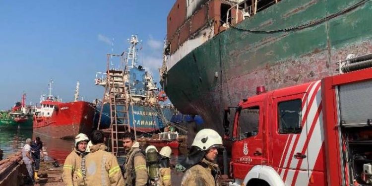 Tuzla’da gemide yangın paniği
