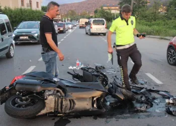 Otomobil ile motosiklet çarpıştı: 2 yaralı