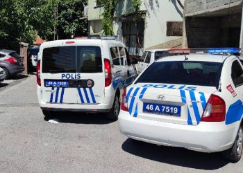 Ekmek almaya giderken bacağından vuruldu