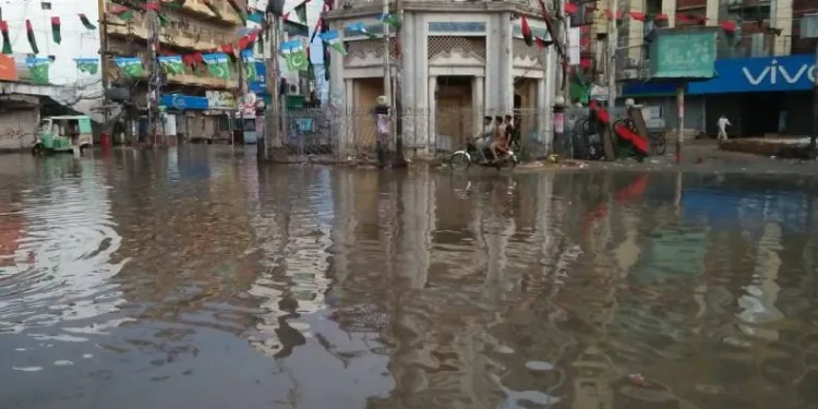 Pakistan’daki Muson yağmurlarında can kaybı 77’ye yükseldi