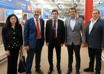 Bursalı Tekstilcilerden Paris’te İhracat Atağı