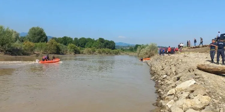 Kayıp kepçe operatörünün cenazesi bulundu