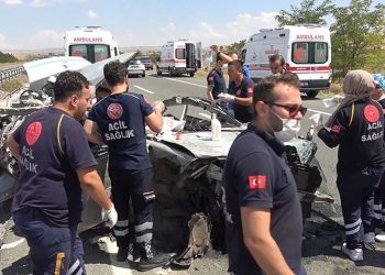 Feci kaza! Anne ve baba öldü, oğul yaralı