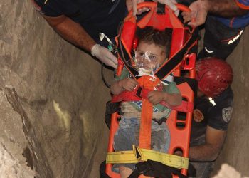 Kuyuya düşen minik Aybars 4 saat sonra kurtarıldı