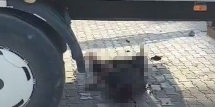 Eskişehir’de TIR’a çarpan motosikletli genç hayatını kaybetti